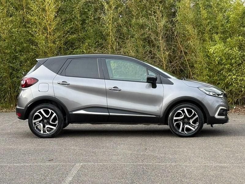 Used Renault Captur Dynamique 120 HP (88 kW) 2017 Grey SUV