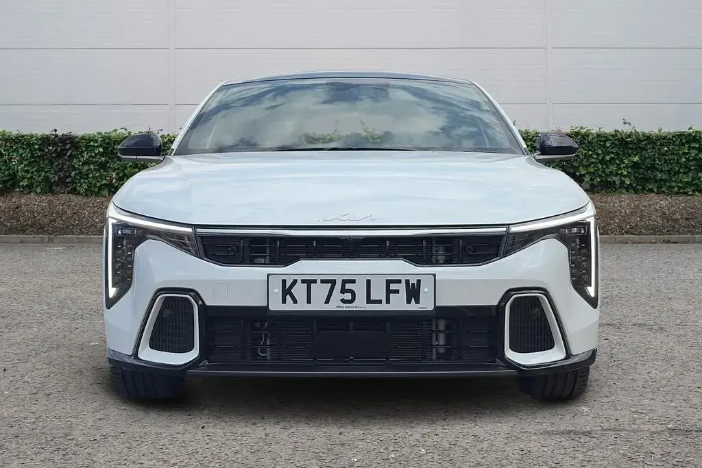 Used Kia K4 GT-Line S 2026 White Hatchback