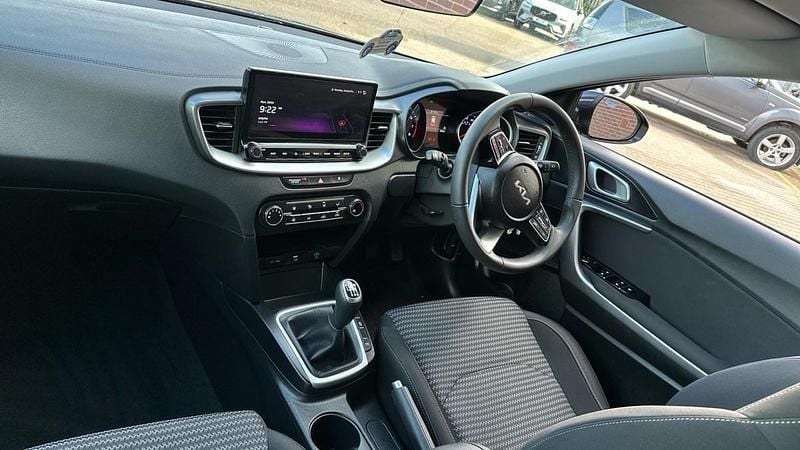 Used Kia Ceed 138 HP (101 kW) 2025 Black Hatchback