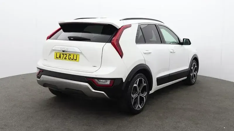 Used Kia Niro 139 HP (102 kW) 2022 White SUV
