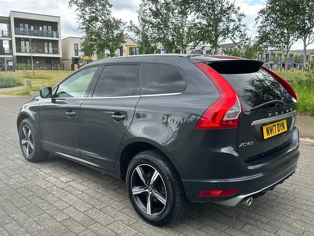 Used Volvo XC60 R-Design 2017 Grey SUV