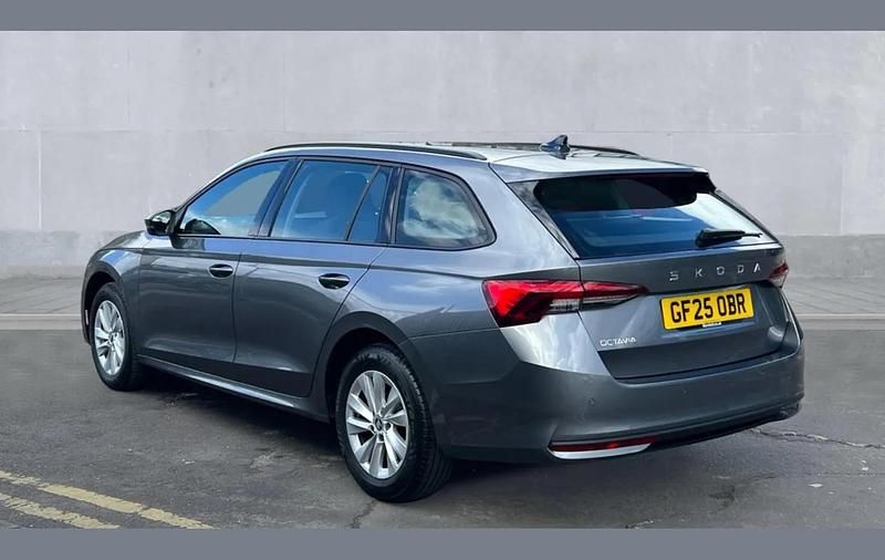 Used Skoda Octavia SE Technology 150 HP (110 kW) 2025 Graphite grey metallic Estate