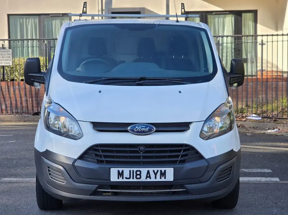 Used Ford Transit Custom 105 HP (77 kW) 2018 White Van
