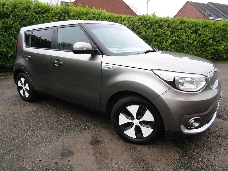 Silver Used 2018 Kia Soul SUV | £7,437 - Image 1/4