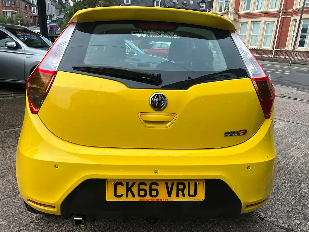 Used MG MG3 106 HP (77 kW) 2016 Yellow Hatchback