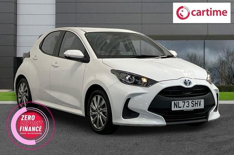 White Used 2023 Toyota Yaris Hybrid Hatchback | £15,757 (Good price) - Image 1/4