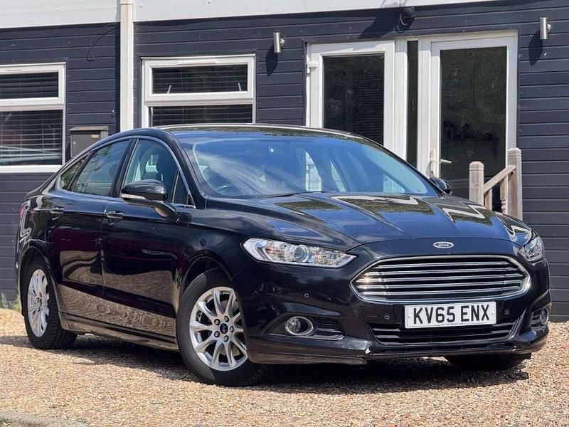 Used Ford Mondeo Zetec 120 HP (88 kW) 2015 Black Hatchback