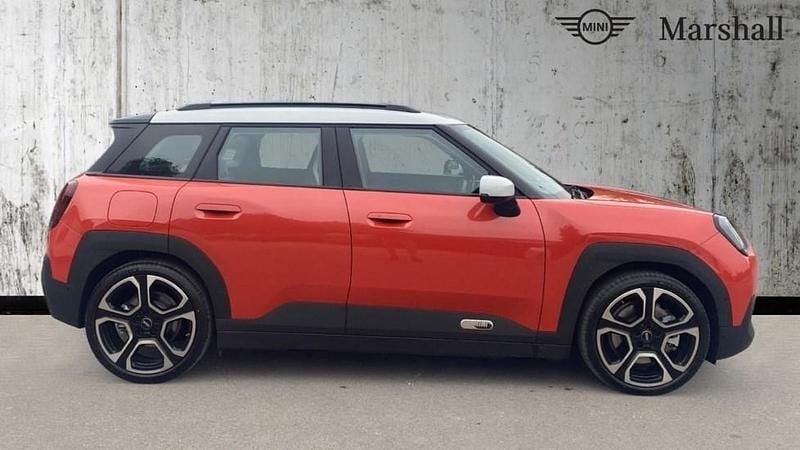Used Mini Aceman Exclusive 160 kW (218 HP) 2025 Rebel red  SUV
