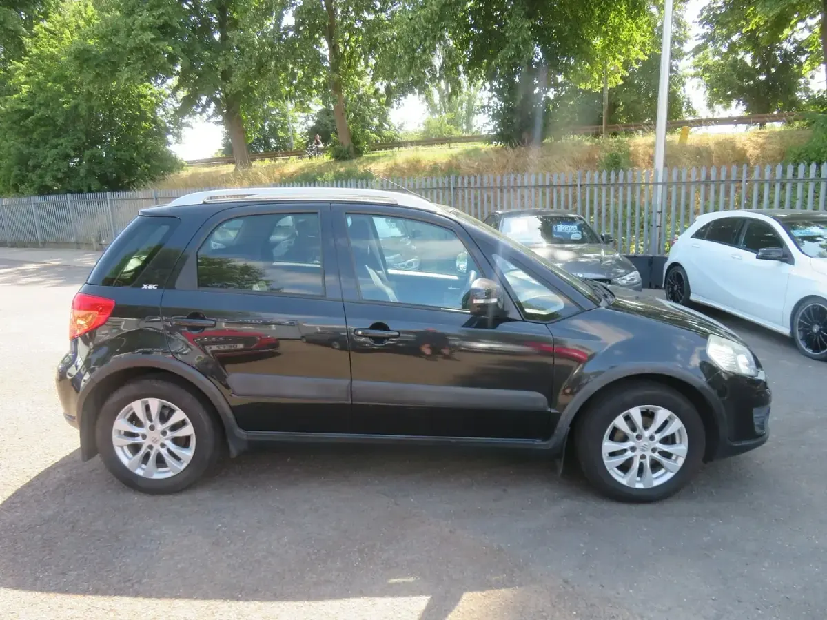Used Suzuki SX4 120 HP (88 kW) 2013 Black Hatchback