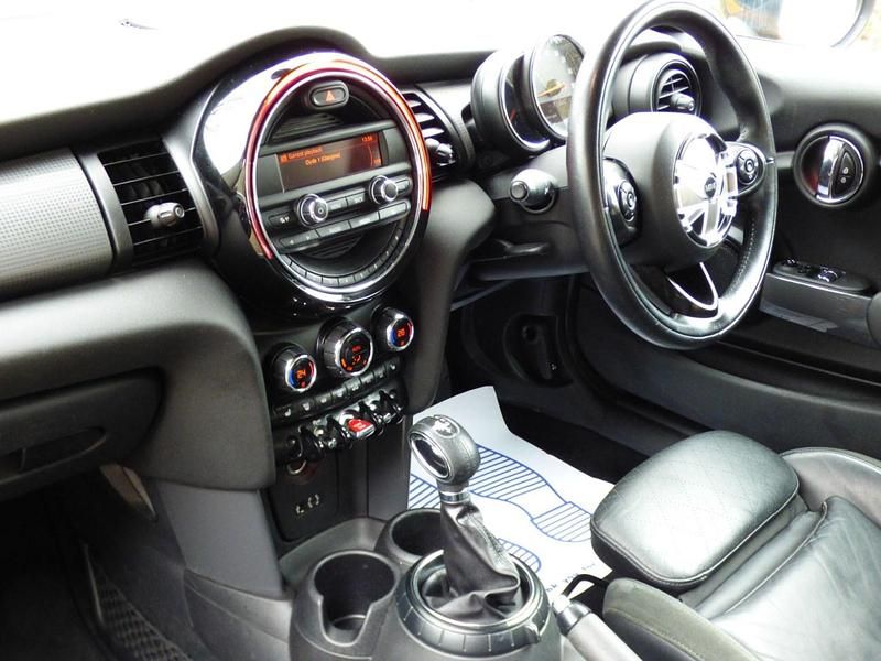 Used Mini Cooper Hatch 136 HP (100 kW) 2014 Orange Hatchback