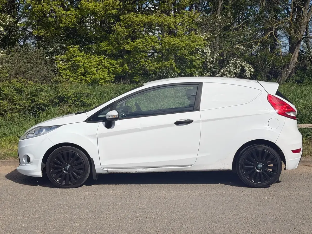 Used Ford Fiesta Sport 2010 White Van
