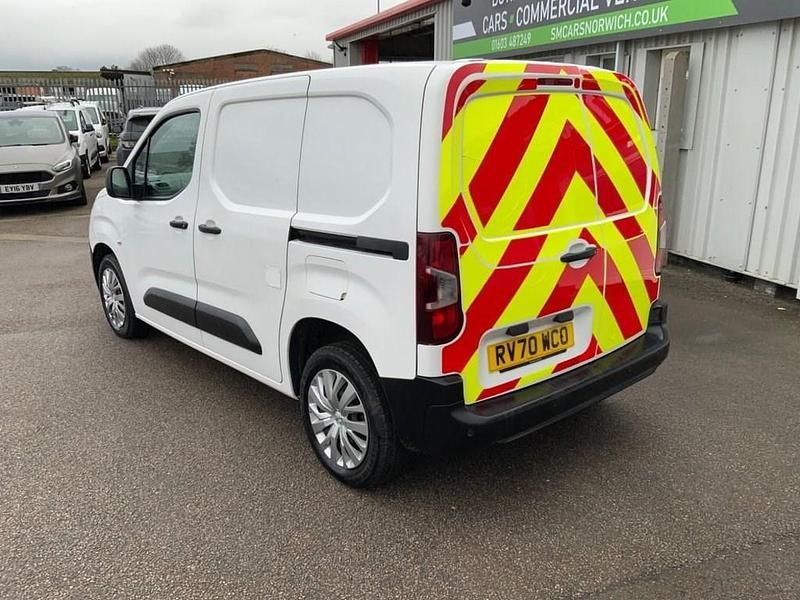 Used Peugeot Partner 2020 White MPV