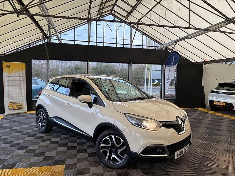 Cream Used 2014 Renault Captur Dynamique SUV | £4,595 (Fair price) - Image 1/4