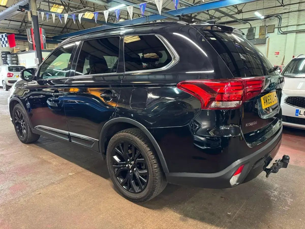 Used Mitsubishi Outlander 150 HP (110 kW) 2020 Black SUV