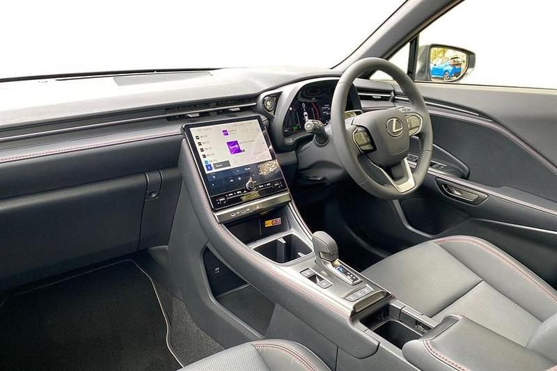 Used Lexus LBX 136 HP (100 kW) 2025 Grey SUV