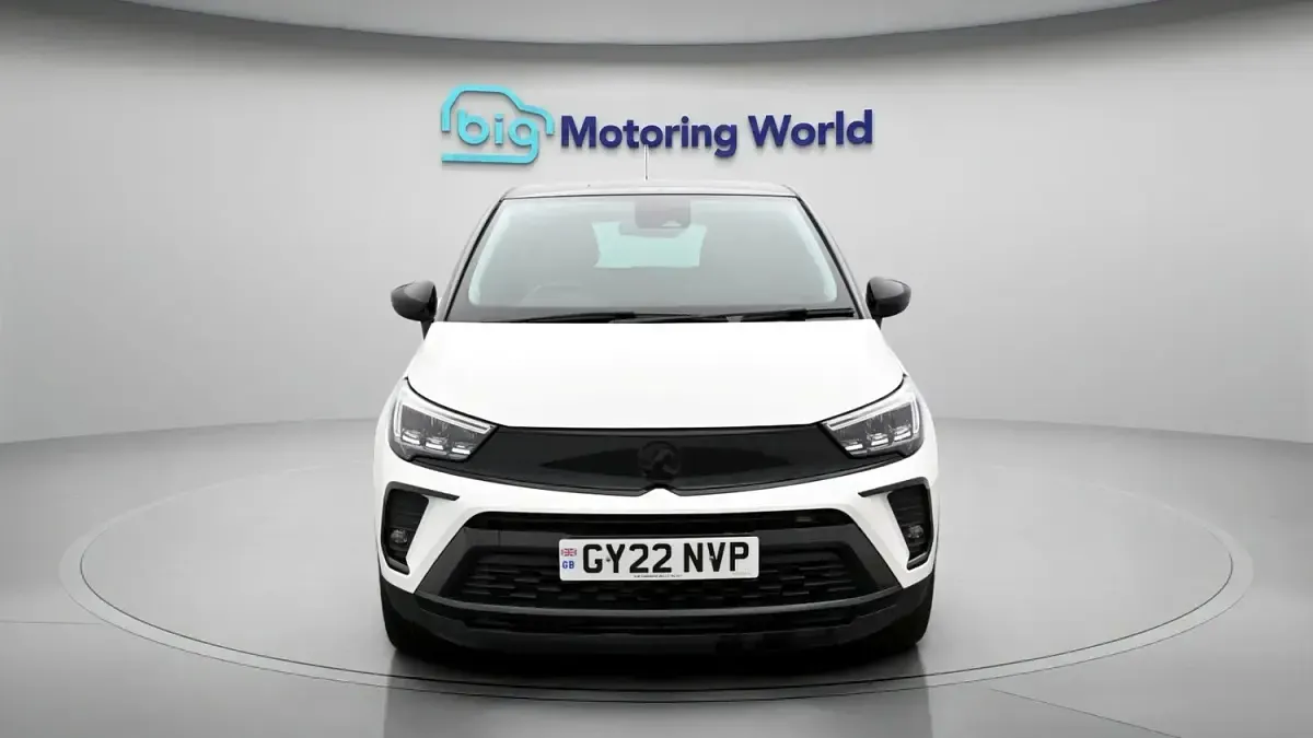 Used Vauxhall Crossland GS Line 83 HP (61 kW) 2022 White SUV