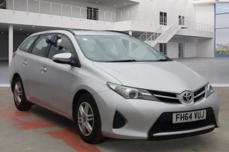 Used 2015 Toyota Auris Touring Sports Active Estate | £4,495 (Fair price) - Image 1/1