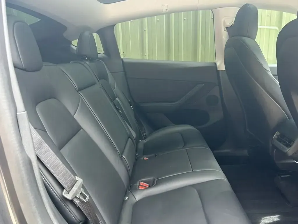 Usado Tesla Model Y 282 kW (384 HP) 2022 Cinzento SUV