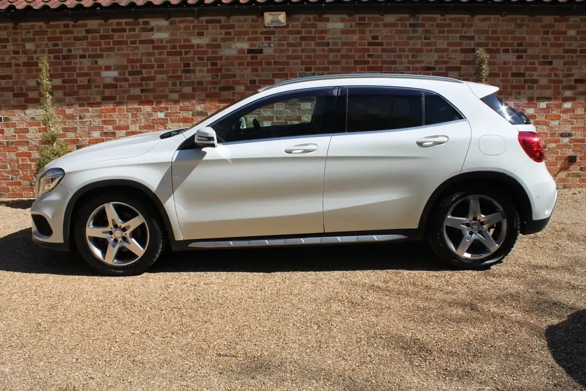 Used Mercedes GLA250 AMG line 211 HP (155 kW) 2014 White SUV