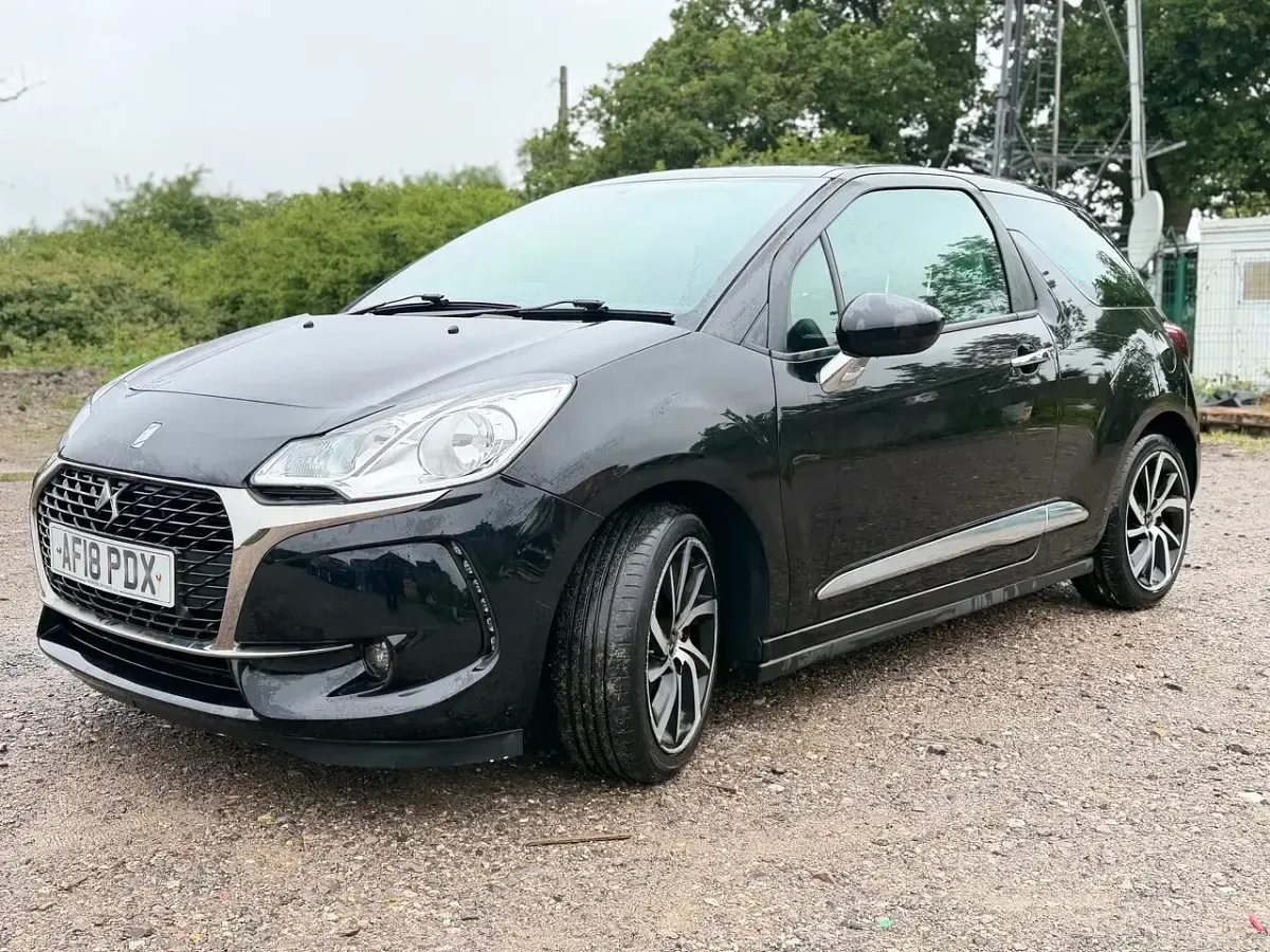 Used DS Automobiles DS3 Connected Chic 2018 Black Hatchback