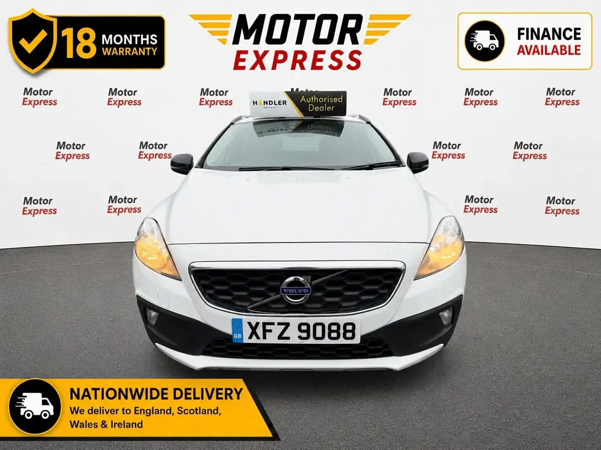 Used Volvo V40 SE 115 HP (84 kW) 2015 White Hatchback