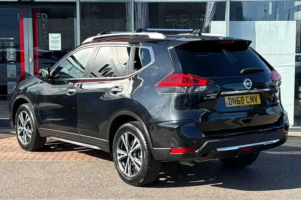 Used Nissan X-Trail N-Connecta 130 HP (95 kW) 2018 Black SUV
