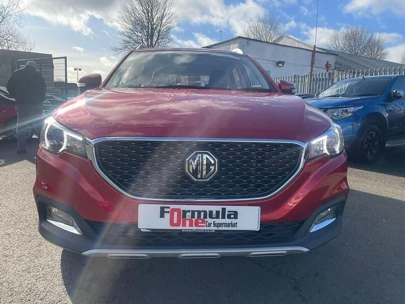 Used MG ZS Exclusive 105 HP (77 kW) 2020 Red Sedan