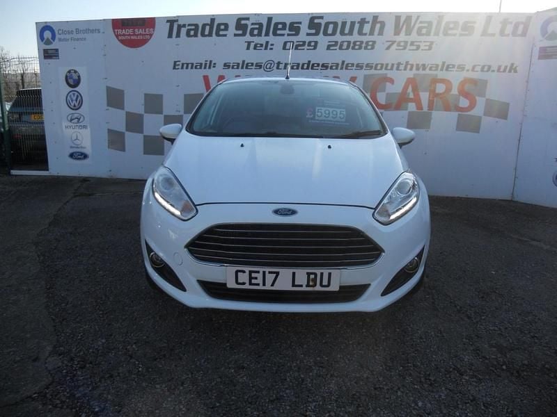 Used Ford Fiesta Titanium 2017 White Hatchback