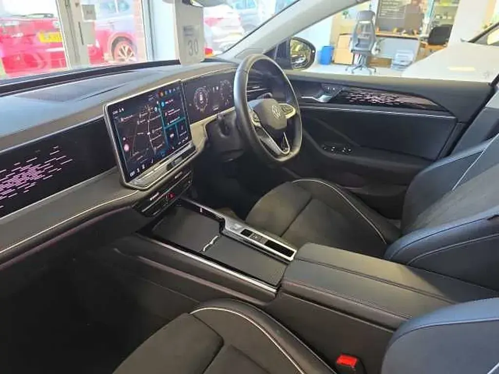 Used VW Passat 150 HP (110 kW) 2025 Estate