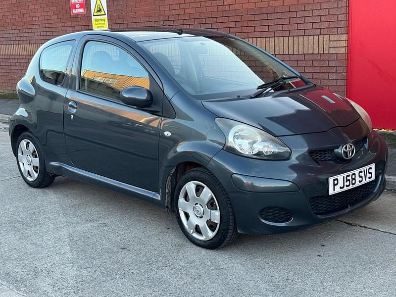 Grey Used 2009 Toyota Aygo Hatchback | £2,150 (Fair price) - Image 1/4