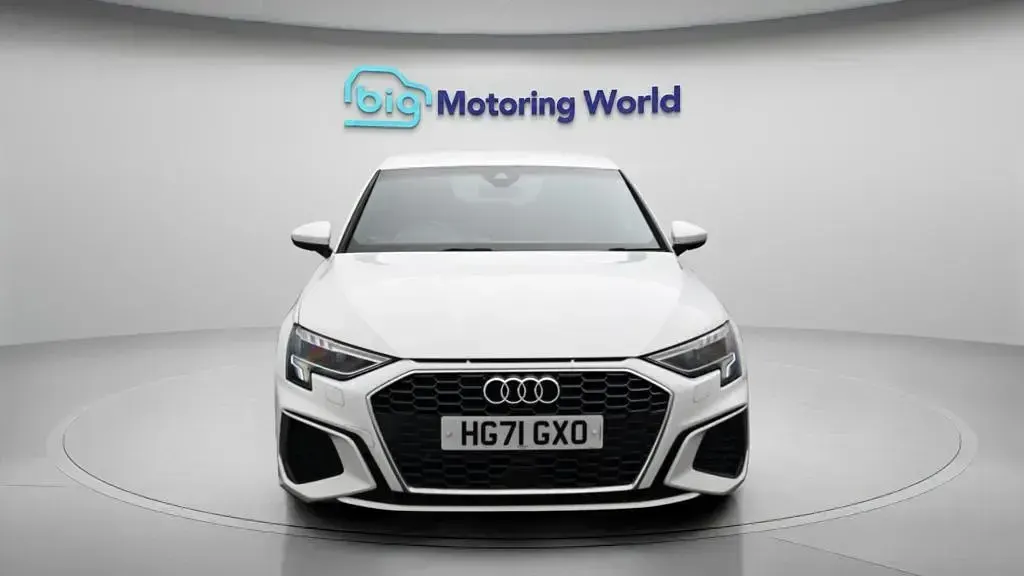 Used Audi A3 Sportback S-Line 150 HP (110 kW) 2022 White Hatchback