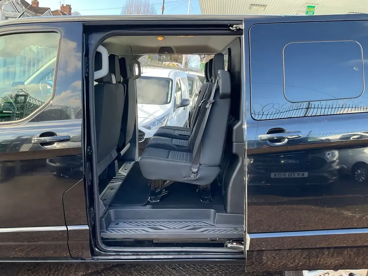 Used Ford Transit Custom Limited 130 HP (95 kW) 2018 Black Van