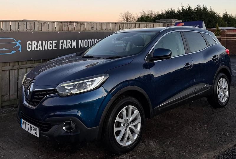 Blue Used 2017 Renault Kadjar Dynamique SUV | £3,799 (Super price) - Image 1/4