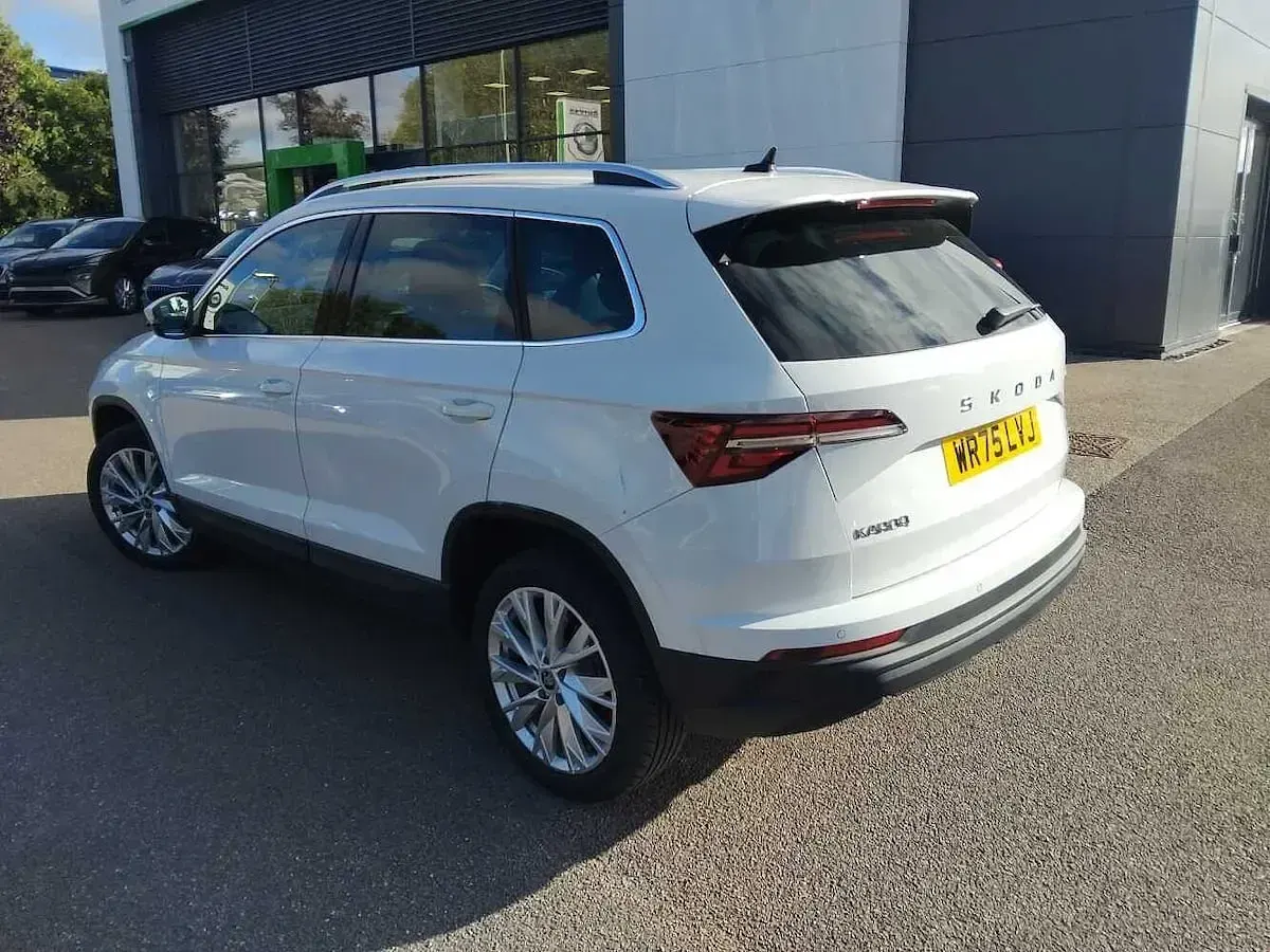 Used Skoda Karoq SE L 150 HP (110 kW) 2025 Moon white metallic SUV