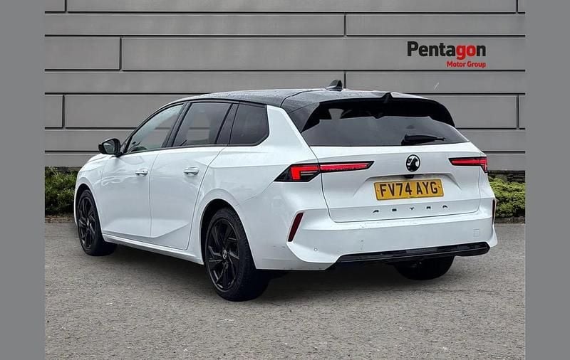 Used Vauxhall Astra 130 HP (95 kW) 2024 White Estate
