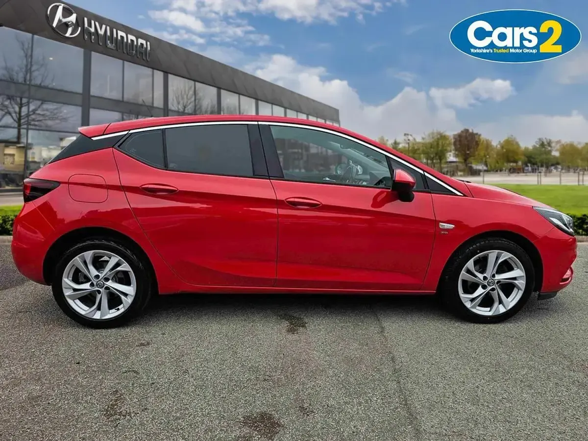 Used Vauxhall Astra SRi 150 HP (110 kW) 2018 Red Hatchback