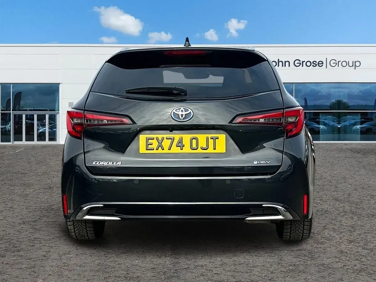 Usado Toyota Corolla 2024 Preto Carrinha
