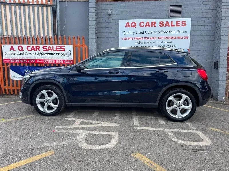 Used Mercedes GLA200 136 HP (100 kW) 2018 Blue SUV