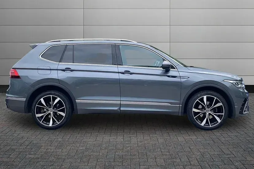 Used VW Tiguan Allspace R-line 150 HP (110 kW) 2023 Grey SUV