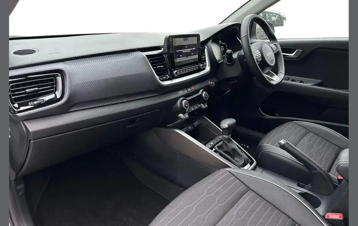 Used Kia Stonic GT-Line S 100 HP (73 kW) 2025 White SUV