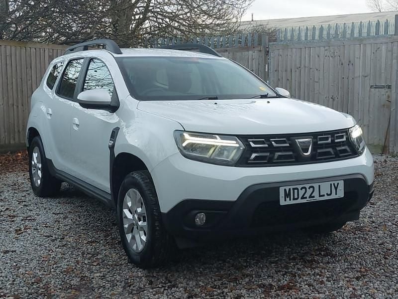 Used Dacia Duster Comfort 100 HP (73 kW) 2022 White SUV