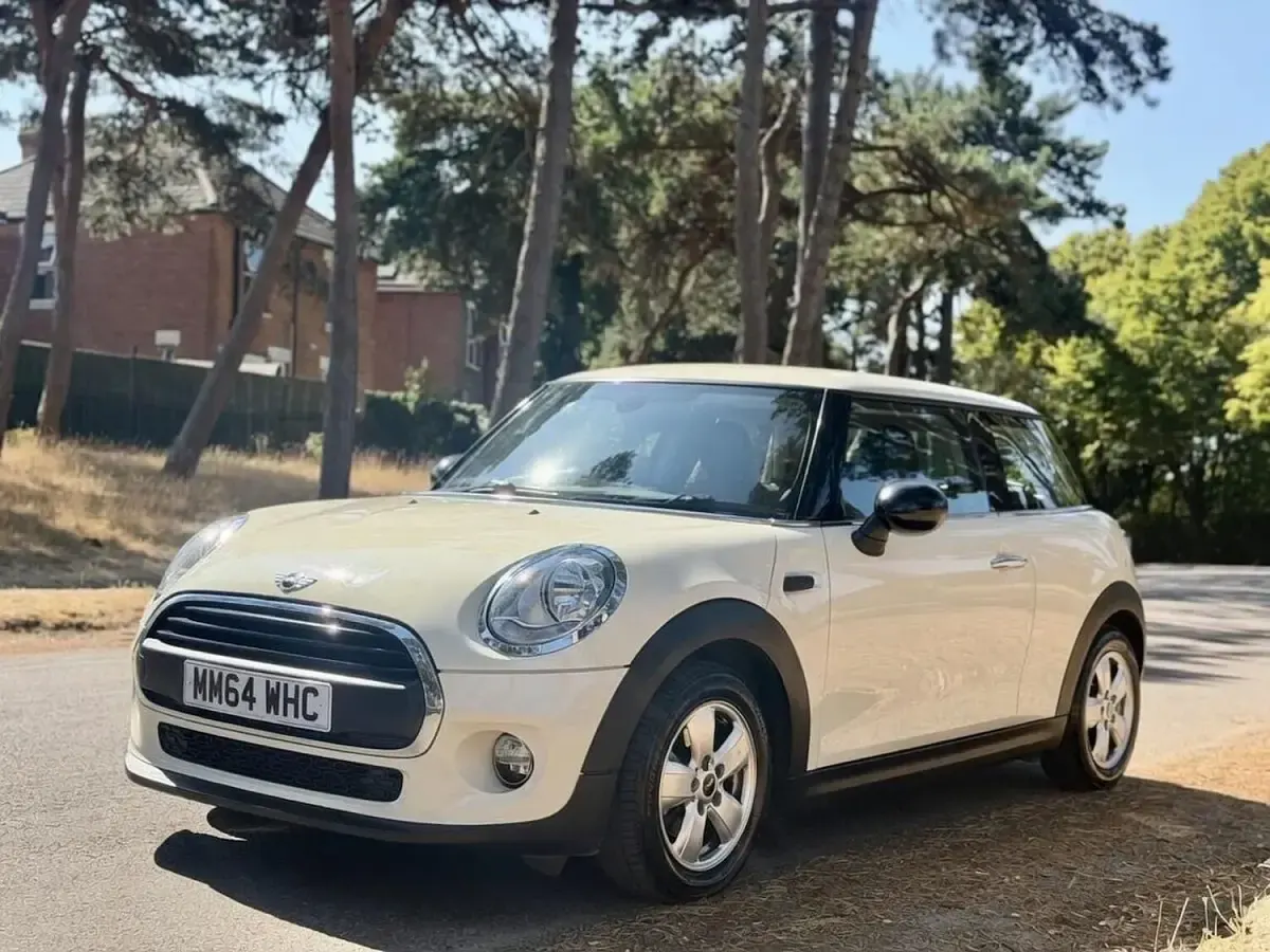 Used Mini ONE Hatch 102 HP (75 kW) 2014 White Hatchback