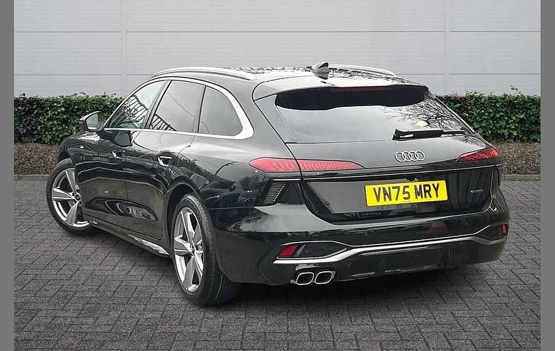 Used Audi A6 S-Line 200 HP (147 kW) 2025 Green Estate