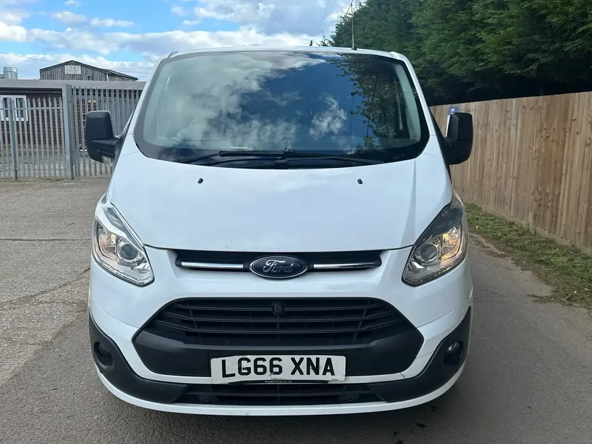 Used Ford Transit Custom Trend 125 HP (91 kW) 2016 White Van