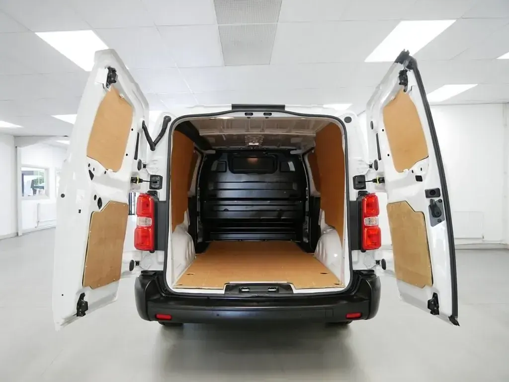 Usado Peugeot Expert Premium 145 HP (106 kW) 2023 Branco Van