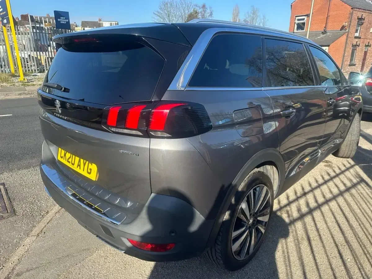 Second-hand Peugeot 5008 Premium 130 CP (95 kW) 2020 Gri SUV