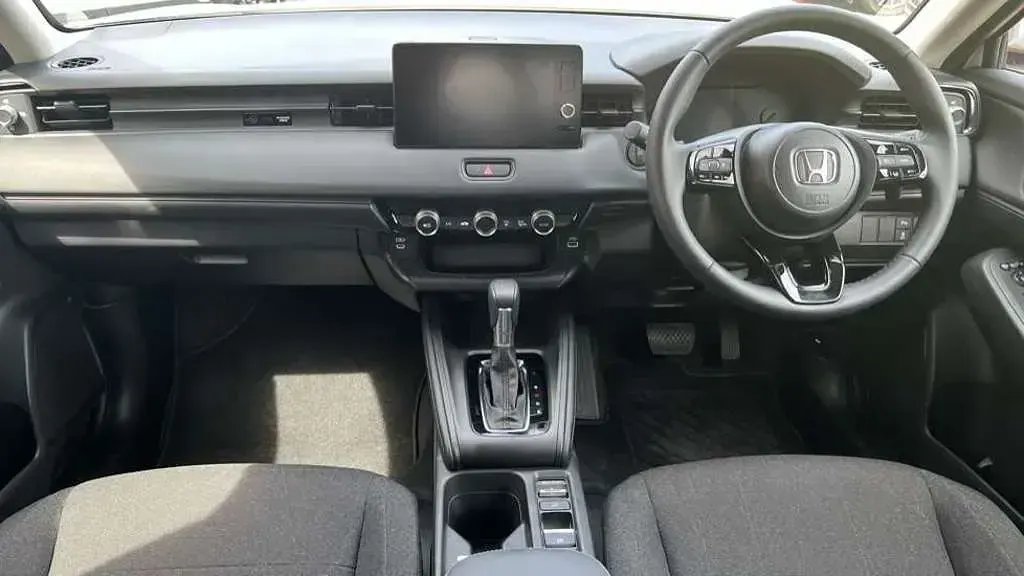 Używany Honda HR-V Elegance 131 KM (96 kW) 2025 Biały SUV