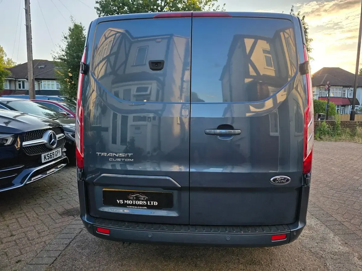 Used Ford Transit Custom Limited 130 HP (95 kW) 2023 Blue Van