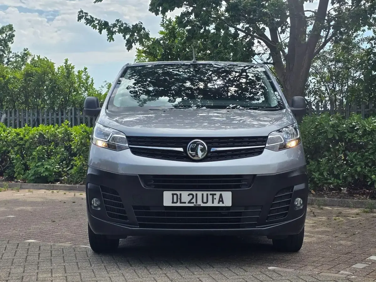 Used Vauxhall Vivaro S 100 HP (73 kW) 2021 Grey MPV