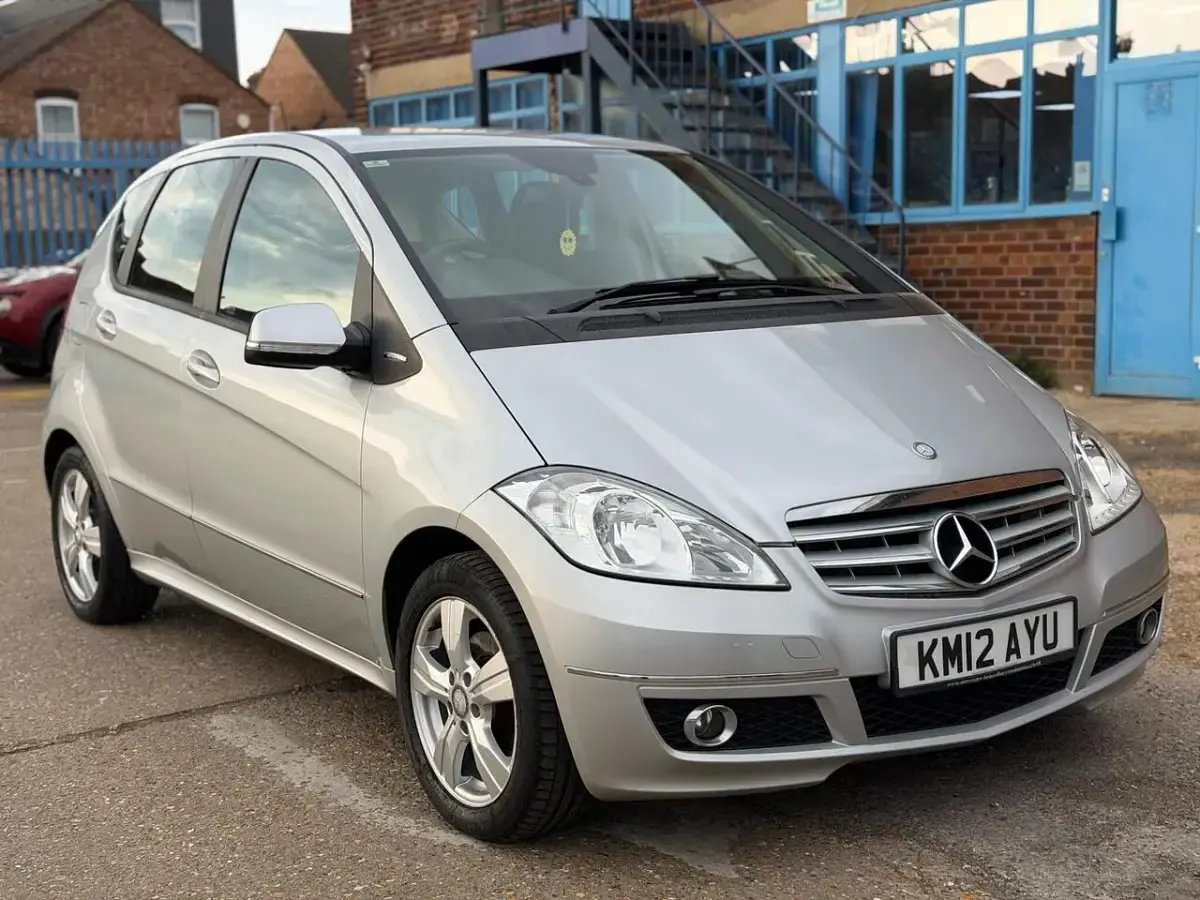 Used Mercedes A160 Avantgarde 95 HP (69 kW) 2012 Silver Hatchback